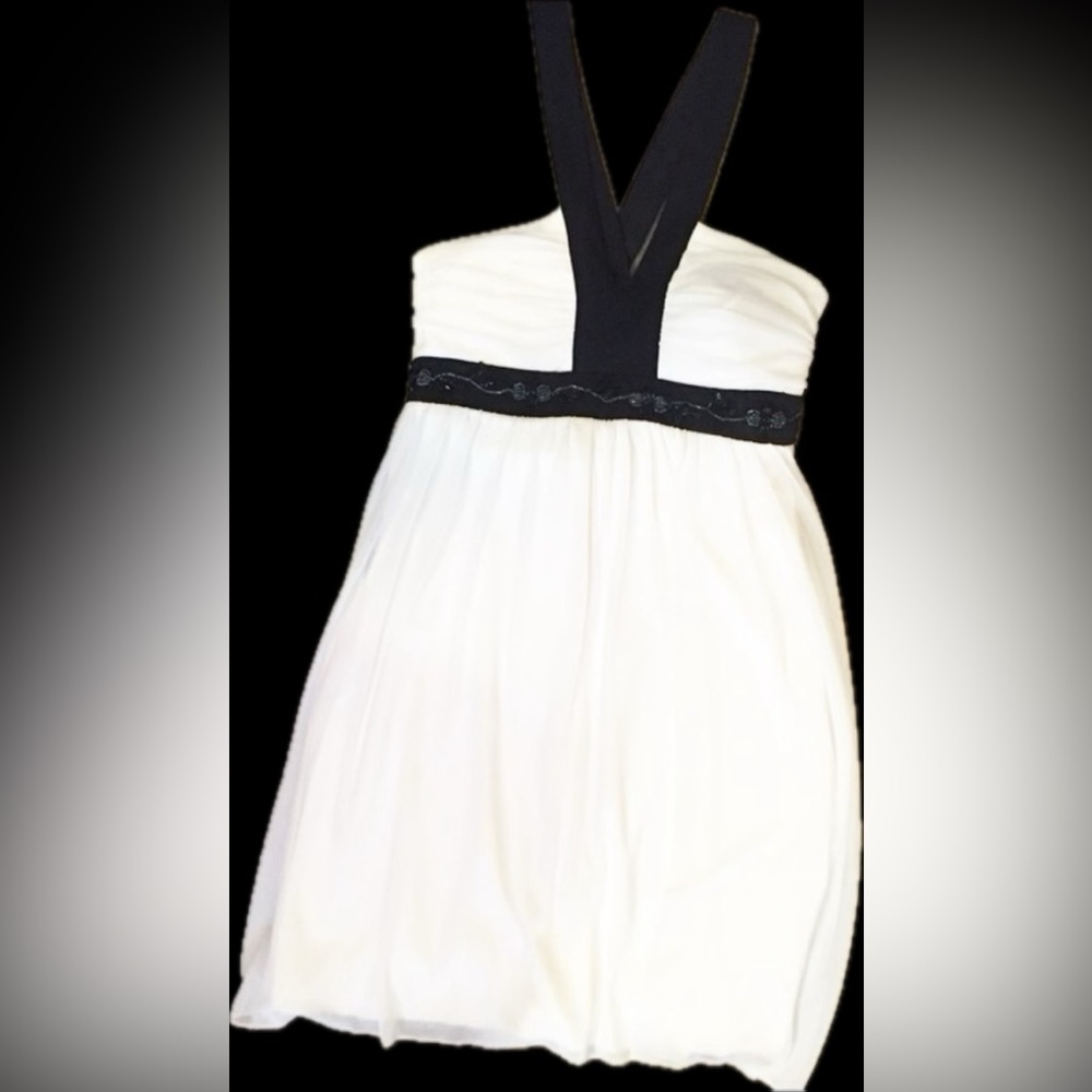 City Triangles | Small White & Black Padded VNeck Dress with intricate bead work